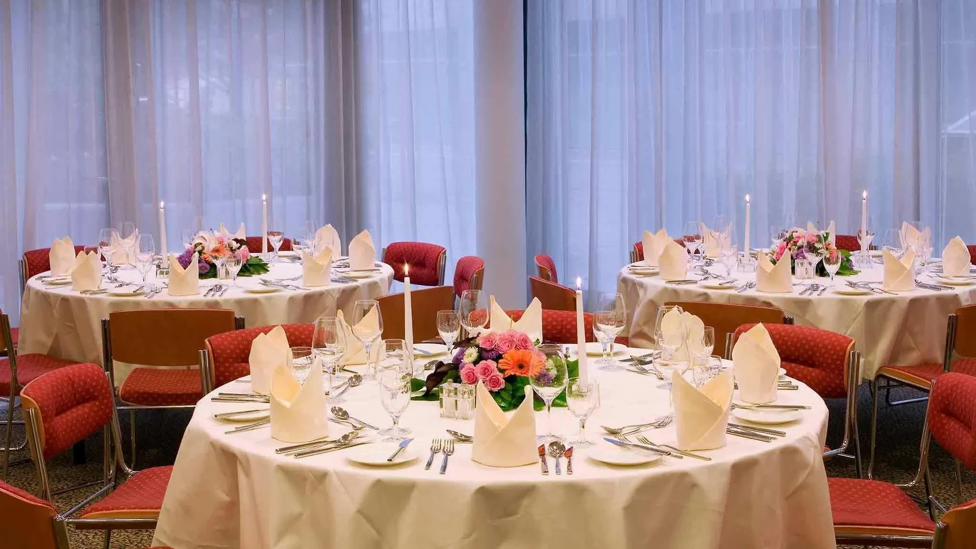 Novotel Duesseldorf City West Отель Дюссельдорф
