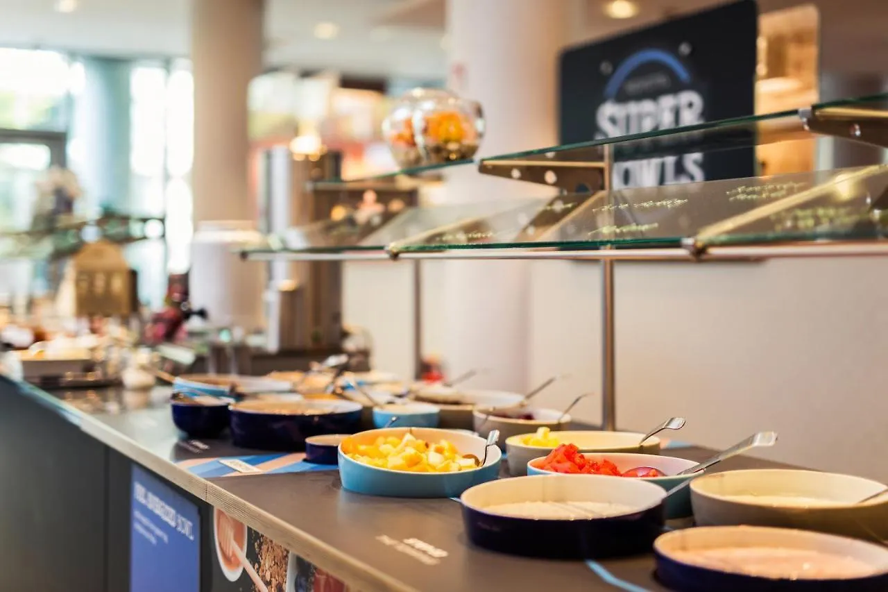 **** Hotel Novotel Duesseldorf City West Germany