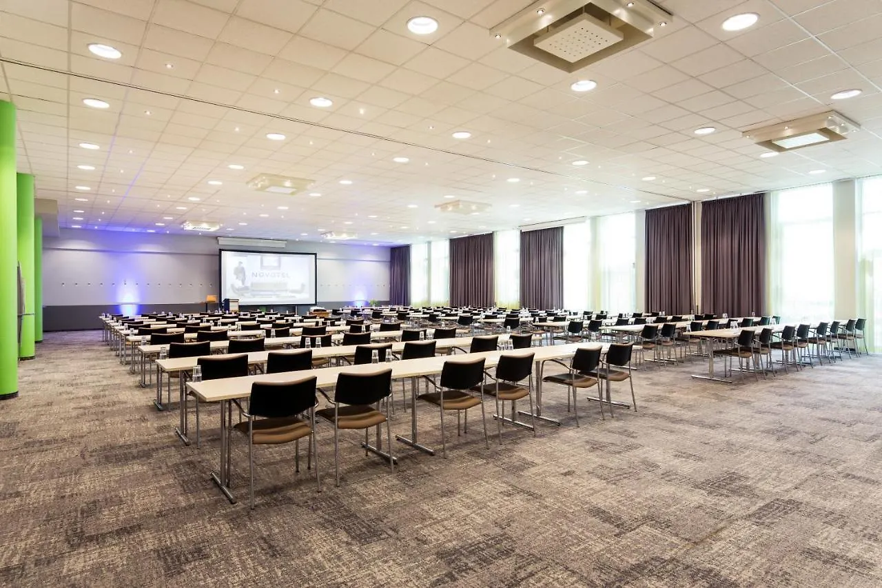 Novotel Duesseldorf City West 4*, Düsseldorf Almanya