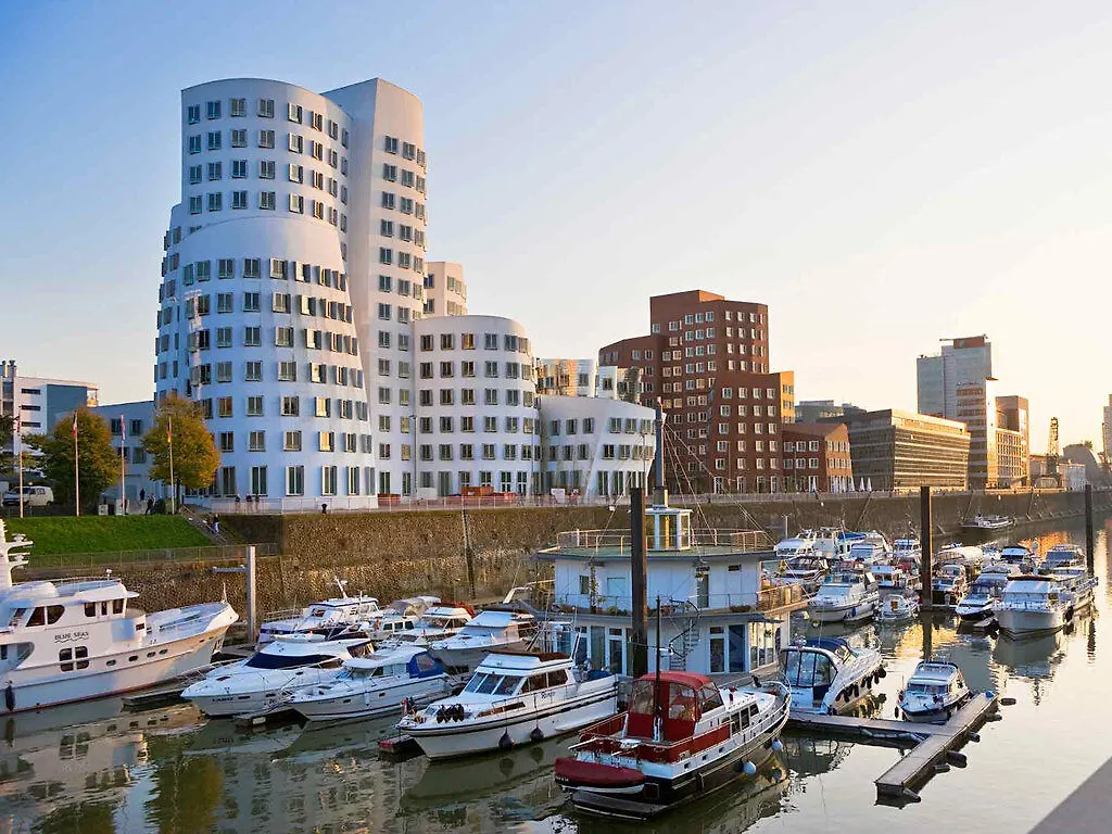 Novotel Duesseldorf City West Otel